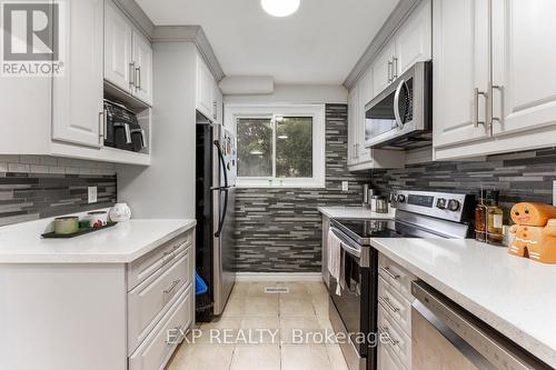 54 - 1290 Bridletowne Circle, Toronto (L'Amoreaux), ON - Indoor Photo Showing Kitchen With Upgraded Kitchen