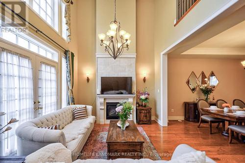 23 Rouge Valley Drive W, Markham (Unionville), ON - Indoor Photo Showing Living Room