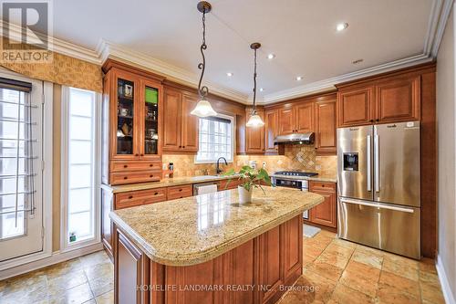 23 Rouge Valley Drive W, Markham, ON - Indoor Photo Showing Kitchen With Upgraded Kitchen