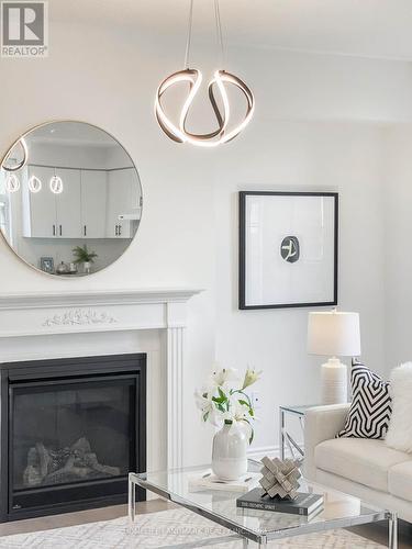 1 Cranley Road, East Gwillimbury, ON - Indoor Photo Showing Living Room With Fireplace