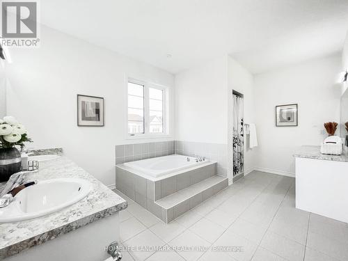 1 Cranley Road, East Gwillimbury, ON - Indoor Photo Showing Bathroom