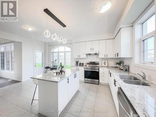 1 Cranley Road, East Gwillimbury, ON - Indoor Photo Showing Kitchen With Double Sink