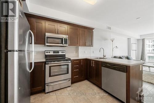 405 - 242 Rideau Street, Ottawa, ON - Indoor Photo Showing Kitchen