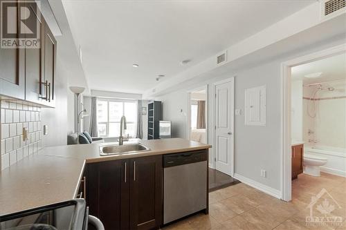 242 Rideau Street Unit#405, Ottawa, ON - Indoor Photo Showing Kitchen