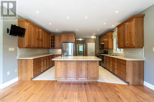 16455 Highway 35, Algonquin Highlands, ON - Indoor Photo Showing Kitchen