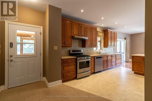 16455 Highway 35, Algonquin Highlands, ON - Indoor Photo Showing Kitchen