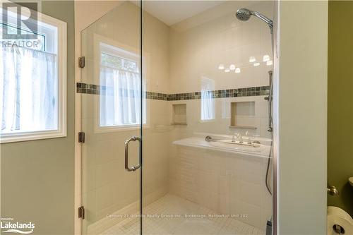 16455 Highway 35, Algonquin Highlands, ON - Indoor Photo Showing Bathroom