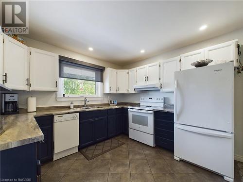 686 Josephine Street N, Wingham, ON - Indoor Photo Showing Kitchen