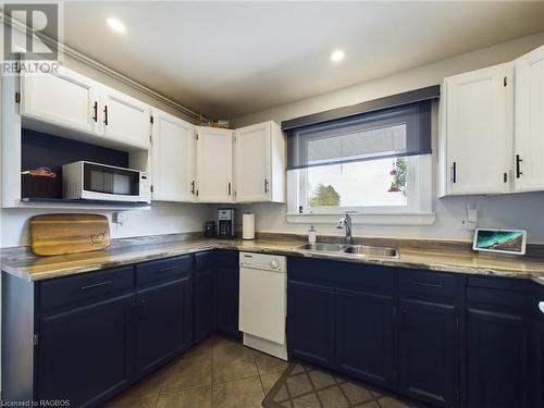 686 Josephine Street N, Wingham, ON - Indoor Photo Showing Kitchen With Double Sink