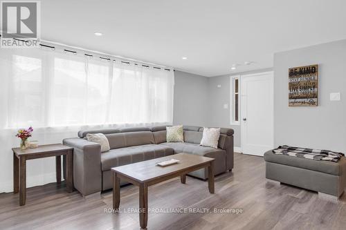 355 Metcalf Street, Tweed, ON - Indoor Photo Showing Living Room