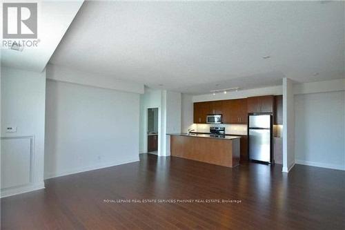 1404 - 1 Hurontario Street, Mississauga, ON - Indoor Photo Showing Kitchen