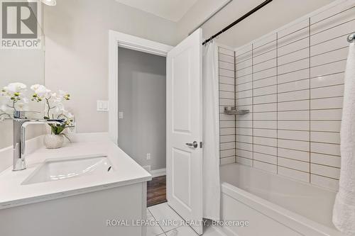 20 Stanley Street, St. Catharines, ON - Indoor Photo Showing Bathroom