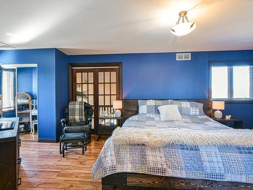 Chambre Ã  coucher principale - 925 Rue Du Boisé, Sainte-Adèle, QC - Indoor Photo Showing Bedroom