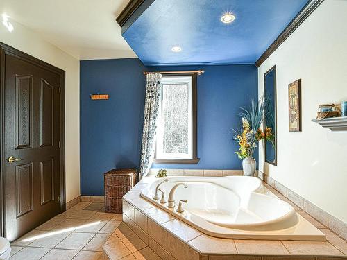 Salle de bains - 925 Rue Du Boisé, Sainte-Adèle, QC - Indoor Photo Showing Bathroom