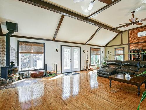 Living room - 925 Rue Du Boisé, Sainte-Adèle, QC - Indoor