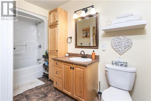 9 Village Lane, Moncton, NB - Indoor Photo Showing Bathroom