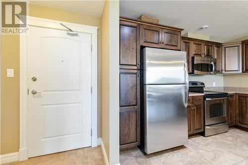 185 Royal Oaks Boulevard Unit# 207, Moncton, NB - Indoor Photo Showing Kitchen