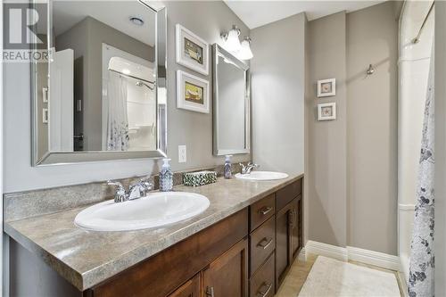 185 Royal Oaks Boulevard Unit# 209, Moncton, NB - Indoor Photo Showing Bathroom