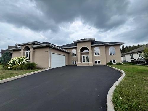 1012 Foxborough Place, Thunder Bay, ON - Outdoor With Facade