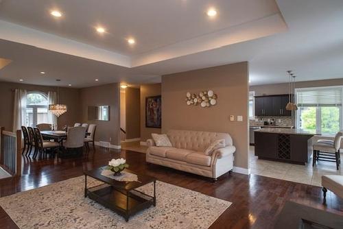 1012 Foxborough Place, Thunder Bay, ON - Indoor Photo Showing Living Room