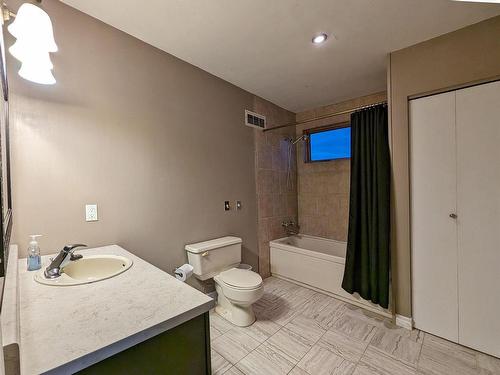 4 Nugget Street, Marathon, ON - Indoor Photo Showing Bathroom