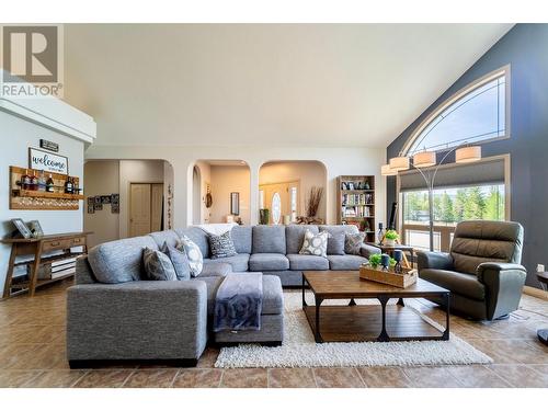 2953 Westview Road, Cranbrook, BC - Indoor Photo Showing Living Room