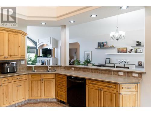 2953 Westview Road, Cranbrook, BC - Indoor Photo Showing Kitchen