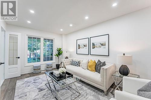 6516 Warbler Lane, Mississauga (Lisgar), ON - Indoor Photo Showing Living Room