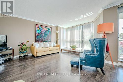 302 - 1071 Queens Avenue, Oakville, ON - Indoor Photo Showing Living Room