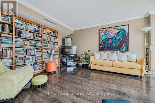 302 - 1071 Queens Avenue, Oakville, ON - Indoor Photo Showing Other Room