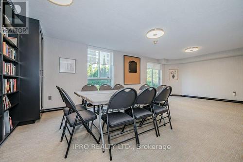 302 - 1071 Queens Avenue, Oakville, ON - Indoor Photo Showing Dining Room