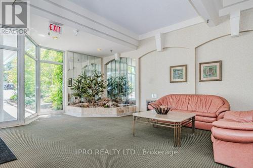 302 - 1071 Queens Avenue, Oakville, ON - Indoor