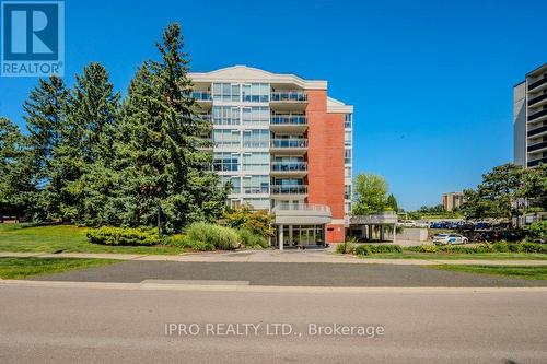 302 - 1071 Queens Avenue, Oakville, ON - Outdoor With Balcony