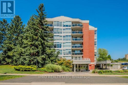 302 - 1071 Queens Avenue, Oakville (College Park), ON - Outdoor With Balcony