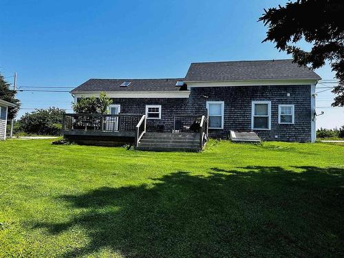 1663 Highway 3, East Pubnico, NS 