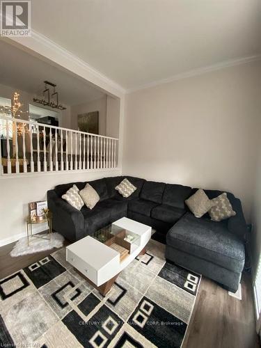 1268 Limberlost Road, London, ON - Indoor Photo Showing Living Room