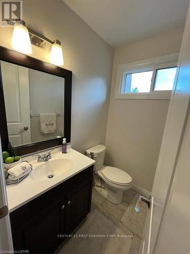 1268 Limberlost Road, London, ON - Indoor Photo Showing Bathroom