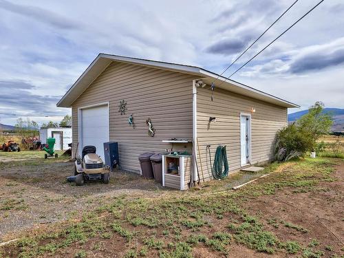 6416 Ashcroft Road, Kamloops, BC - Outdoor With Exterior