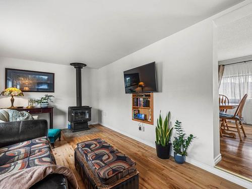 6416 Ashcroft Road, Kamloops, BC - Indoor Photo Showing Living Room With Fireplace