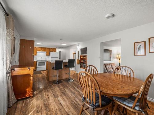 6416 Ashcroft Road, Kamloops, BC - Indoor Photo Showing Dining Room