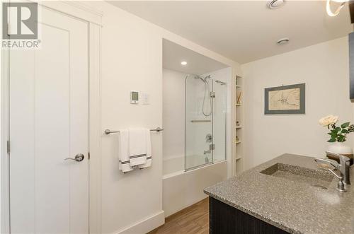 185 Royal Oaks Boulevard Unit# 105, Moncton, NB - Indoor Photo Showing Bathroom