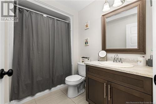 25 Perfection, Dieppe, NB - Indoor Photo Showing Bathroom