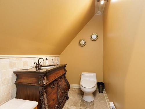 Powder room - 148 25E Avenue, Bois-Des-Filion, QC - Indoor Photo Showing Bathroom