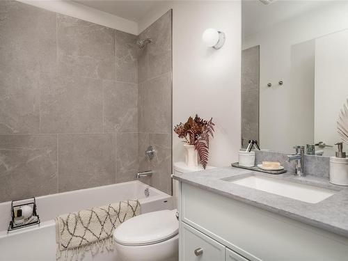 311-629 Speed Ave, Victoria, BC - Indoor Photo Showing Bathroom