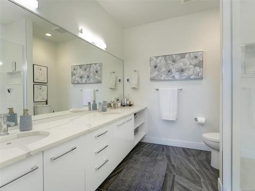 603-1311 Lakepoint Way, Langford, BC - Indoor Photo Showing Bathroom