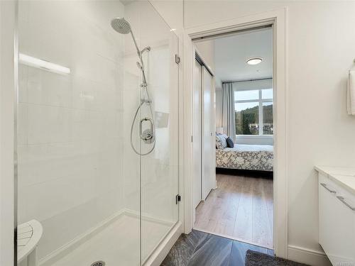 603-1311 Lakepoint Way, Langford, BC - Indoor Photo Showing Bathroom