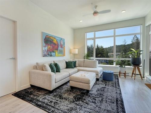 603-1311 Lakepoint Way, Langford, BC - Indoor Photo Showing Living Room