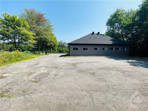 5482 Manotick Main Street, Ottawa, ON 