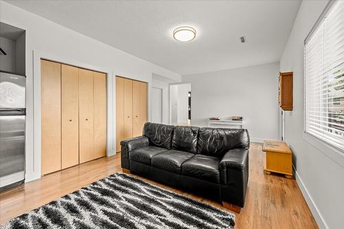 4488 Nottingham Road, Kelowna, BC - Indoor