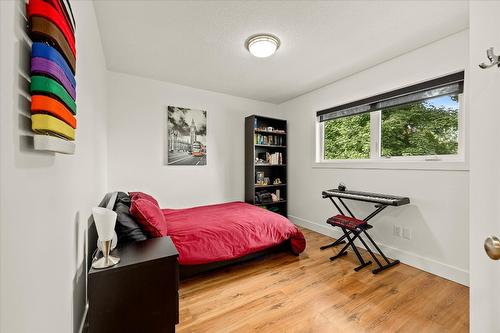 4488 Nottingham Road, Kelowna, BC - Indoor Photo Showing Bedroom